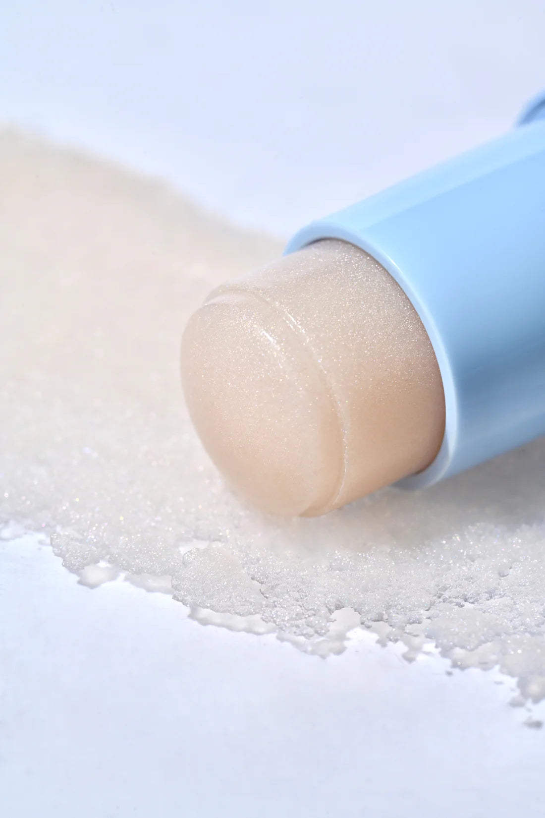 BLONDESISTER paburkimą mažinantis paakių pieštukas "Eyecing Depuffing Eye Balm", 7 ml