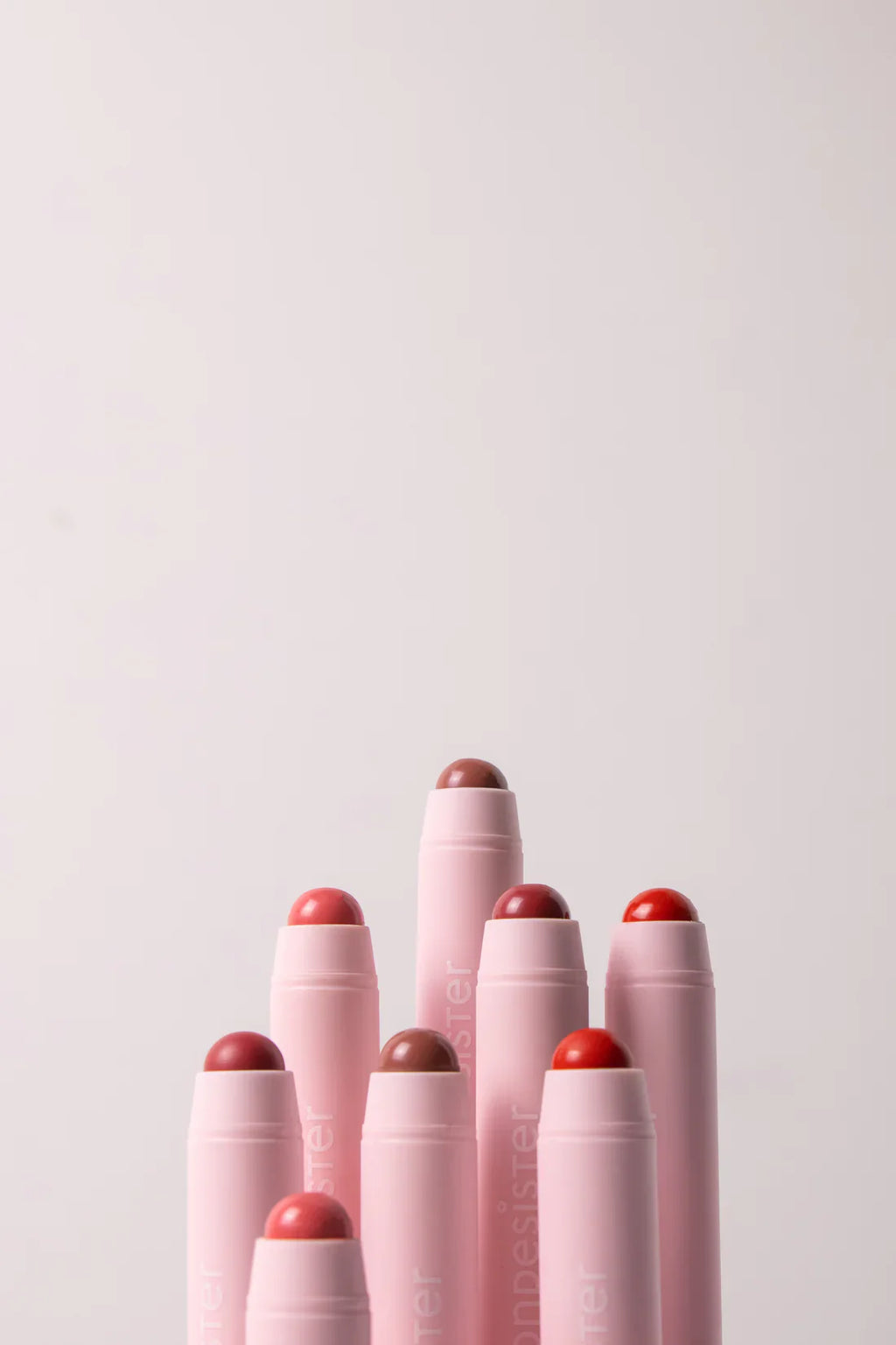 BLONDESISTER kreidelė: skaistalai ir lūpdažis viename, 3,5 g